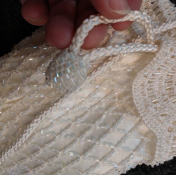 Beaded crochet purse - Picture 4 of 4